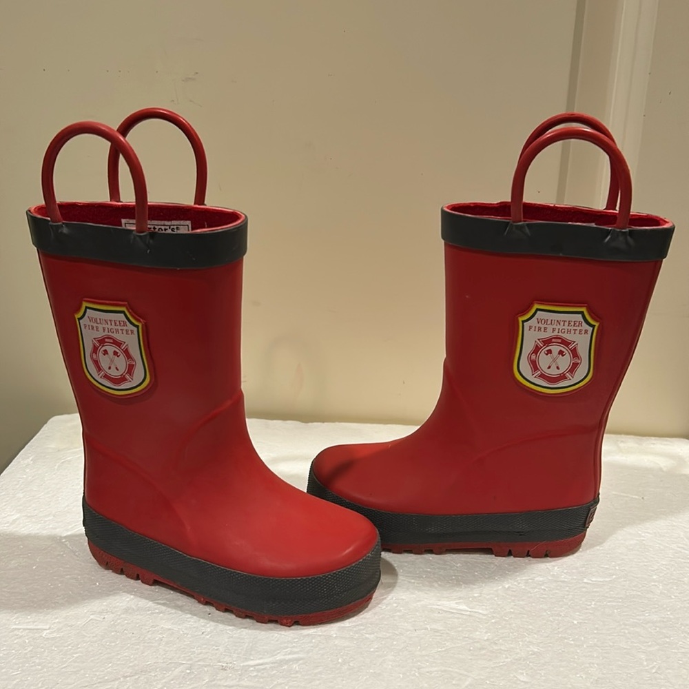 Carter’s kids slip in Firefighter rubber Rain Boots size 5 red